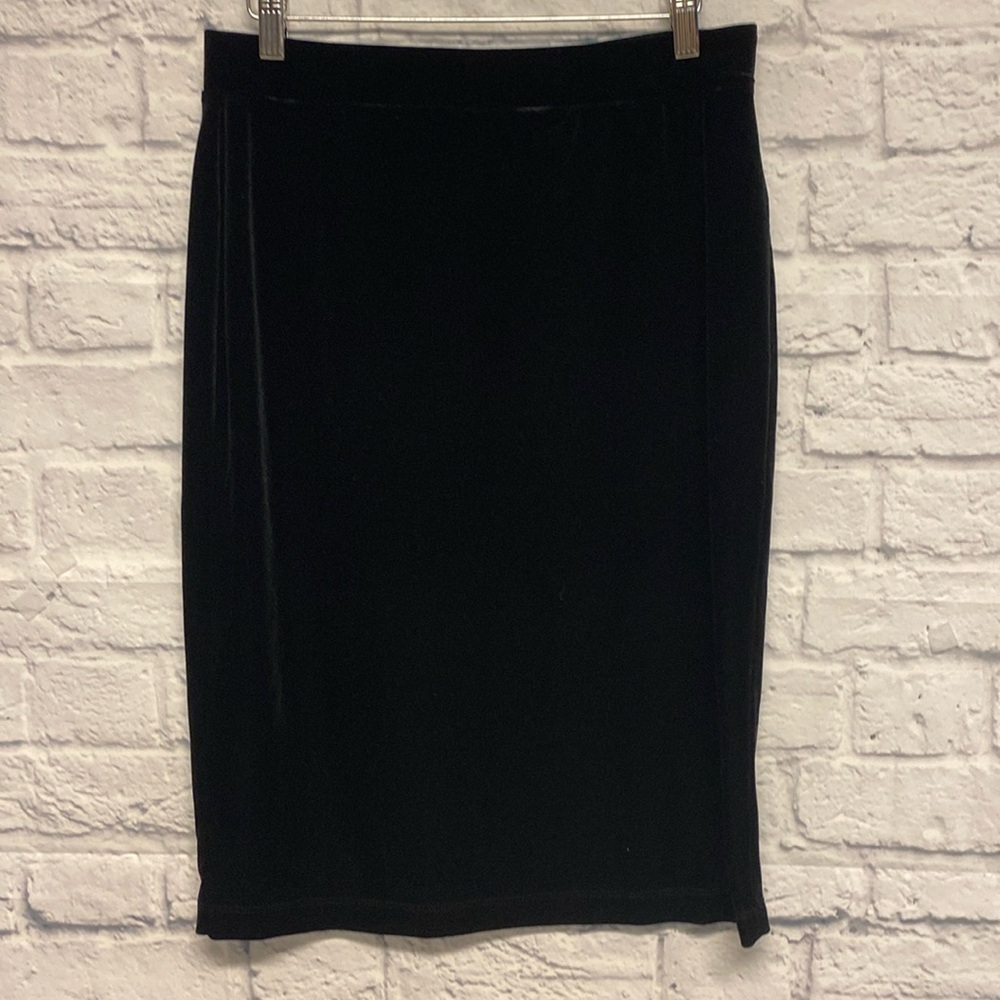 Liz Claiborne Black Velvet Pull Up Pencil Skirt Size Medium